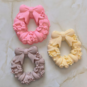 1pc Large silicone mold in the shape of a butterfly bow wreath used for baking 3D chocolate cream cakes