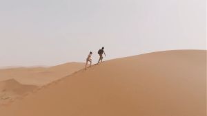 Jisulife FA53Pro พัดลมพกพา สามารถปรับความแรงลมได้ 100 ระดับ มีหน้าจอ LED ดีไซน์สวยงาม