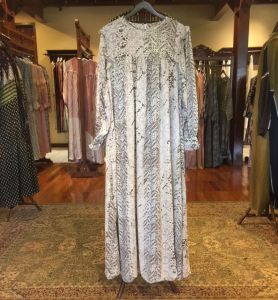 Dayana Dress by Dian Pelangi LIMITED EDITION Busana Muslim Baju Maxi Gamis Abaya Kaftan Gaun Outfit Batik Pesta Pernikahan Kondangan Casual Formal Wanita Cantik Anggun Modis Modern Elegan Mewah Model Korea Terbaru Motif Batik Abstrak Kekinian