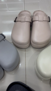 J รองเท้าหัวโต รุ่น AP-9981 รองเท้านุ่มใส่สบายเท้า ราคาป้าย 299.-  Size 36-40 สี กรม ขาวครีม ครีม ดำ เทา ใส่ได้ทั้งชายหญิง