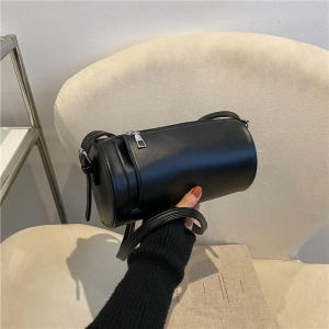 ทันสมัย กระบอกกลม ผู้หญิง กระเป๋าสะพาย 2022 สไตล์ใหม่ อินเทรนด์ กระเป๋าสะพายข้าง ผู้หญิง Universal Pu นุ่ม พื้นผิว ซิป ปิด