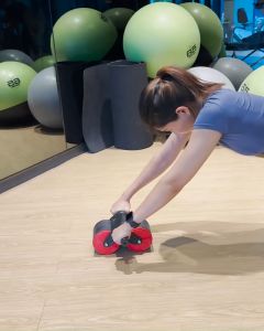 OML RB2 ลูกกลิ้งบริหารหน้าท้อง มีสปริงดึงกลับ สมดุลดี เล่นง่าย ลูกกลิ้งออกกำลังกาย แกนเหล็กทนทาน รับประกันสินค้า