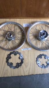 CĂM ĐÙM NIỀNG NHÔM-VÀNH NAN MẠ CROM CHO EXCITER 150 BẢN NHỎ 1.4X17 TRƯỚC SAU LÊN ZIN THEO XE KHÔNG CHẾ CHÁO