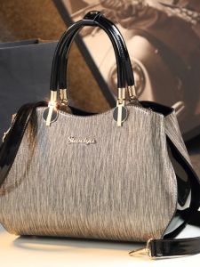 กระเป๋าถือแฟชั่นเรียบหรูแบบใหม่ปี2024กระเป๋าผู้หญิงวัยกลางคนกระเป๋าคุณแม่กระเป๋าหนังแท้ใบใหญ่กระเป๋าสะพายไหล่สะพายข้าง