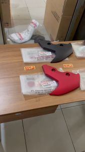 KUPING SPAKBOR DEPAN KANAN STAY FENDER 2 LEXI LX155 & LEXI LX155 BPN F1514 ASLI YAMAHA