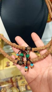 Vòng cổ kim cang hạt bồ đề tây tặng mang phong cách Cổ Điển.