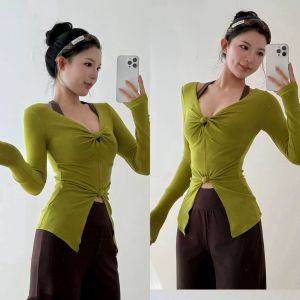 SKINOFSKIN | Twist Design Seductive Fitted Sportswear