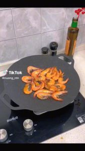 Chảo nướng đá không dầu Hàn Quốc size 34cm chảo nướng thịt BBQ chống dính dùng được cho mọi loại bếp chất liệu cao cấp