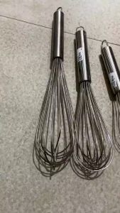 GROSIR KOSMETIK Mixer Mini Kue Dan Roti Kocokan Telur Tebal Manual Stainless Ballon Whisk Pengocok Telur Adonan Kue Handle Whisk Antikarat Pengaduk Adonan Food Grade Susu Cream Kopi Whisker Alat Pengocok Telur Spiral