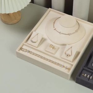 A High-End Texture Jewelry Tray with Partitioned Storage for Jewelry Necklaces Earrings and Exquisite Display in A Home Jewelr