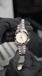 Jam Tangan Pria Seiko 5 Sport SKX GMT SSK046K1 Asia Pacific Beige Dial Silver Stainless Steel Band Limited Edition