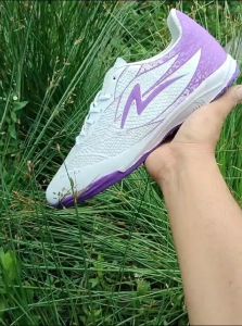 Sepatu Futsal Specs Galactica Putih Ungu: Pilihan Terbaik Untuk Pemain Profesional