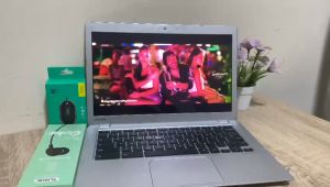 14 INCHES ULTRA SLIM LAPTOP (CHROOMEBOOK)FOER STUDENTS BUDGET GRAD A RAM 4GB SSD16GB HD WEB CAM TOSHIBA LAPTOP