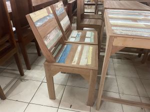 โต๊ะเก้าอี้ ครบชุด ขนาด 70x100x75 พร้อมเก้าอี้ 4 ตัว สีไม้เก่า คละสี ส่งฟรีไม่เกิน 30 กม. จาก เจเจ เอ้าท์เลท กทม. ต่างจังหวัดทักแชทสอบถามค่าขนส่งได้นะคะ