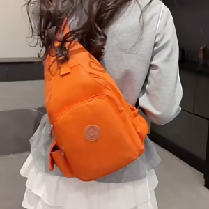 【พร้อมส่ง】กระเป๋าสะพายข้างกระเป๋าสะพายอเนกประสงค์หลายชั้นผ้าน้ําหนักเบาปรับกระเป๋าเป้สะพายหลังผู้ชายผู้หญิง