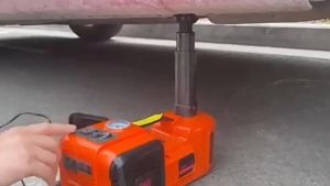 4 in 1 car electric jack jack high machine 12V 10T car jack car electric hydraulic jack car jack air compressor electric spanner safety hammer combination SUV car repair tools
