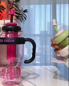 T888 กระบอกน้ำ ICE CREAM 1300มล. พร้อมหลอด และตัวกรอง มีที่จับ พกพาสะดวก เหมาะสำหรับเล่นกีฬาและออกกำลังกาย เหมาะสำหรับเล่นกีฬาและออกกำลังกาย