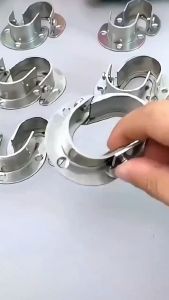 【ส่งฟรี】ตัวยึดราวสเตนเลสเกรด304 ทนสนิม!! สำหรับตู้เสื้อผ้า/ร้านค้า ขนาดปรับได้25-32mm รับน้ำหนัก100kg Closet Rod Brackets