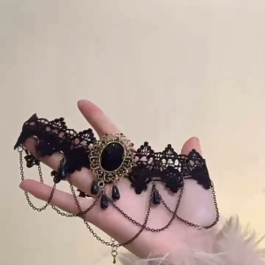 VitaStoree Kalung Choker Liontin Renda Rumbai Perhiasan Beludru Hitam Putih