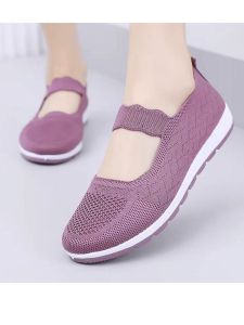 รองเท้าสตรีลําลองจากปักกิ่ง รองเท้าผ้าใบตาข่ายระบายอากาศแบบสวมส้นแบนกันลื่นสําหรับคุณแม่วัยกลางคนใช้ทุกวัน