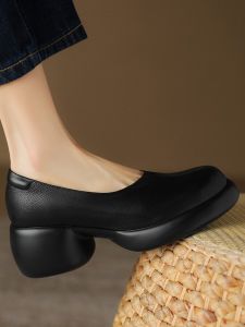 รองเท้าส้นแบนหัวมนแบบสวมสบายสำหรับผู้หญิง ทรงหัวมน ด้านบนทำจากหนังแท้ ส้นหนา สีดำ รองเท้าลำลอง รองเท้าแฟชั่น ฤดูใบไม้ผลิและฤดูใบไม้ร่วง