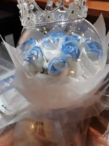 Tanabata QUEEN CROWN Rose Hug Bouquet Bobo Ball Flower Arrangement Creative Valentines Day Birthday Gift GF