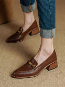 Pointed Toe Leather Loafers Womens Spring Autumn New Style French Retro Metal Buckle Thick Heel Comfortable Shoes for Daily Wear