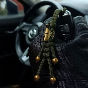 Rustic Motorcycle Keychain Creative Personalized Biker Carabiner Mens Rough Woven Umbrella Rope Pendant Vintage Style