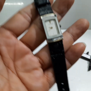 Đồng hồ nữ Louis Feraud Paris size 15.5x 28mm mặt chữ nhật dây da màu đen phong cách thanh lịch