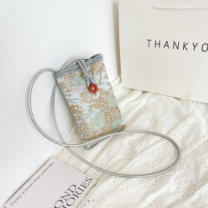 กระเป๋าสะพายข้างผ้าไหมสไตล์จีนฤดูใบไม้ร่วงและฤดูหนาวใหม่สำหรับผู้หญิง กระเป๋าสะพายข้างขนาดเล็กสำหรับโทรศัพท์มือถือ กระเป๋าสะพายข้างแบบสะพายข้าง