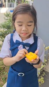 Mini Wipe ทิชชูเปียกพกพา ห่อเล็ก บรรจุ 8 แผ่น ไม่มีกลิ่น ไม่มีแอกอฮอล์