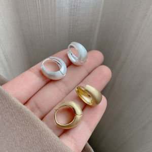 Womens 2024 New Fashion Drop Earrings Brushed Simple Circle Versatile Luxury Sensation Ear Jewelry Matching All Dresses