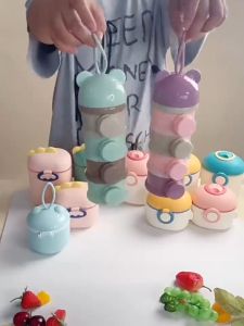 Hộp chia sữa bột KidsWorld hình gấu hộp đựng sữa bột thiết kế 3 ngăn và 4 ngăn độc lập khép kín tiện lợi