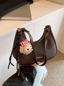 Fashionable Matte Crossbody Bag Womens Autumn Winter Versatile New Style Retro Underarm Commuter Single Shoulder Bag