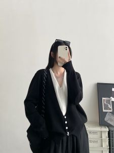 Vintage Color Block V-neck Knitwear