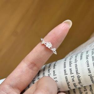 Elegant Floral Vine Minimalist Ring for Women Fashionable Commute Style Fresh Outburst Finger Ring Adjustable for Everyday Wear