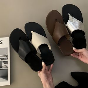 Comfortable Soft Bottom Thong Slippers Casual Versatile Sandals Fashion Flat Bottom Flip Flops for Beach Summer 2024