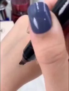 【正品现货】韩国四分叉眉笔防水防汗不掉色持久不脱色细头超细懒人新手必备Ultra-fine Head Four-prong Eyebrow Pencil/Four-End Liquid Eyebrow Pencil眉筆 防水 持久 正品。。。