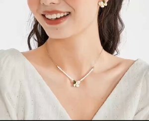 Viviann Original sterling silver Design Gardenia Pearl Necklace Elegant Delicate Pearl Pendant Clavicle Necklace Ladies Sweet Fashion Girl Jewelry Everyday Birthday Party Gift Summer Beach Jewelry