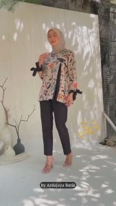 Blus Batik Kantoran Terbaru 2025: Pilihan Modis untuk Acara Formal