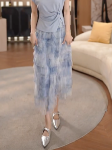 MANMI | Chân Váy Midi Xòe Dài Phong Cách Tie Dye Màu Xanh Nhạt Đai Cao