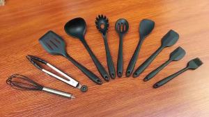 10 Pcs Silicone Kitchenware Non-Stick Cookware Kitchen Utensils Spatula Shovel Egg Beaters Handle Cooking Set