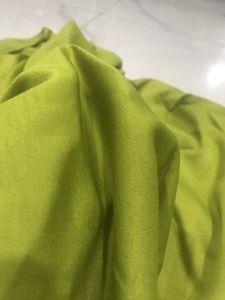 vải lụa tằm ướt màu xanh cốm hàng loại 1 _( khổ 1m5) dày mềm rũ co dãn may đầm váy áo quần vv