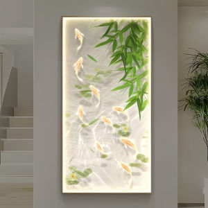 งานฝีมือตกแต่งบ้านสุดเก๋สไตล์โมเดิร์นพร้อมไฟ LED ที่ตกแต่งด้วยภาพปลาทอง ภาพวาดป่าไม้สีเขียวในทางเข้าบ้าน งานฝีมือที่สร้างสรรค์