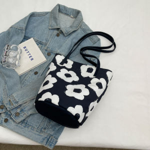 Illustration Retro Bucket Bags Female 2024 New Arrival Summer Large Capacity Canvas Bag Casual Easiest for Match Single Shoulder Bag