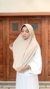 Jilbab Instan Olahraga Syari Pelindung Dada Bergo Sport Syari Kerudung Instan Panjang 70x80 cm - NNC