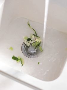 Kitchen Sink Strainer Food Residue Filter Drain Rack Vegetable Leftovers Drainer Basket Hanging Trash Can Filter Trash