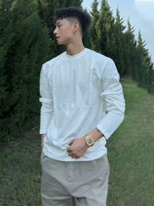 เสื้อสเวตเตอร์คอกลมแขนยาวทรงหลวมสไตล์อเมริกันสำหรับผู้ชาย ฤดูใบไม้ร่วง 2025 ทรงหลวม ปกติ ไม่มีหมวก เสื้อชั้นใน