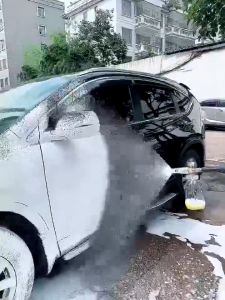 Dung Dịch Rửa Xe 1:200 Tạo Lớp Bóng Và Bảo Vệ Xe Nước Rửa Xe Ô Tô Xe Máy 650ML ( Hàng Chính Hãng )