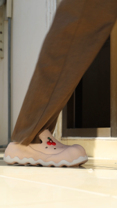 Hello Polo รองเท้าสลิปออน ทรงมินิมอล รองเท้าแบบสวม  แฟชั่นสำหรับผู้หญิง EVA  กันลื่น รุ่น HP8056